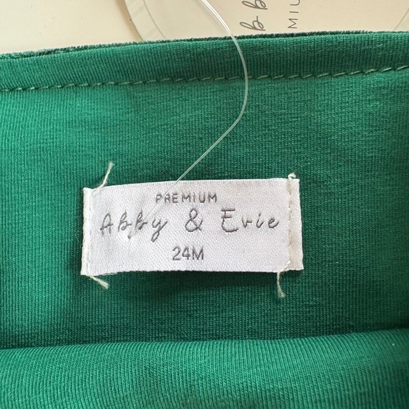 Abby & Evie Infant Girls 24M Hunter Green Velour Romper Lace Accent Boutique NEW - Picture 4 of 5